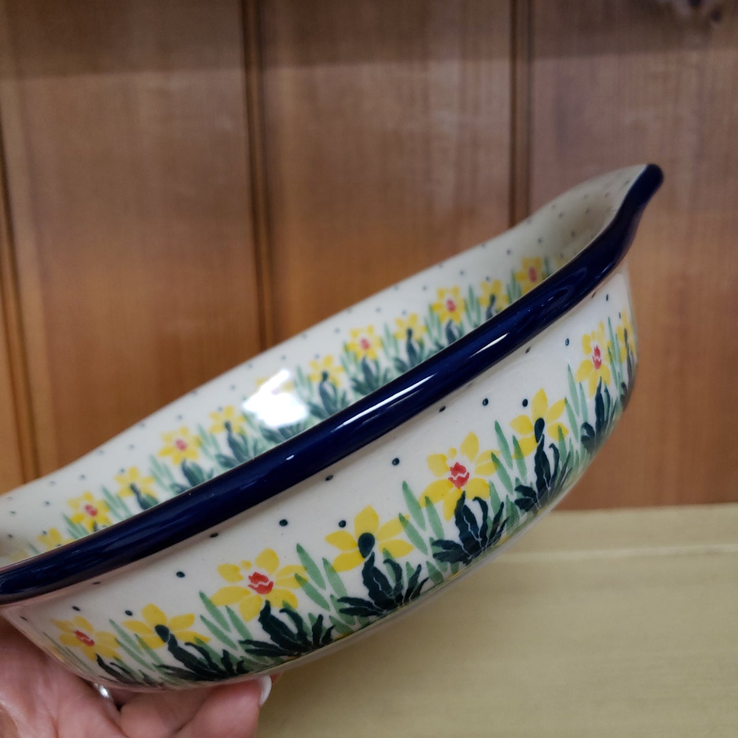 Baker ~ Round w/ Handles ~ 8"
141-2122X Daffodil Blue