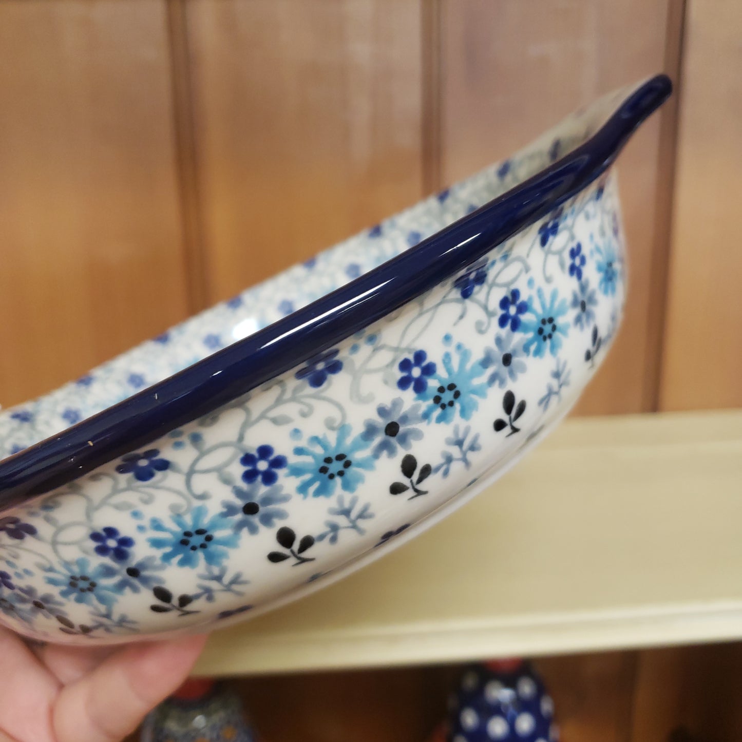 Baker ~ Round w/ Handles ~ 8"
141-2641X Bachelor Button