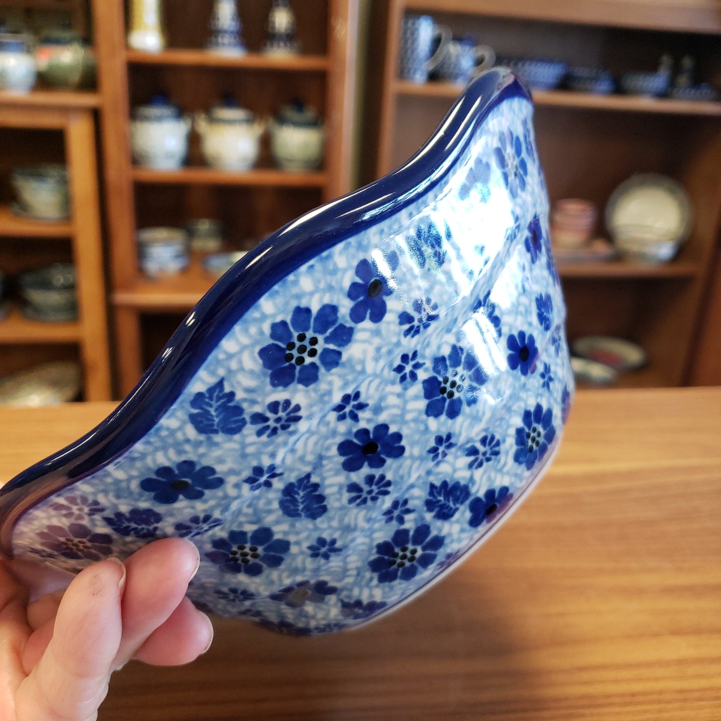 Bowl ~ Wavy Edge ~ Small ~ 8" 691-1443X ~ Hidden Dragonfly/ 5 cups