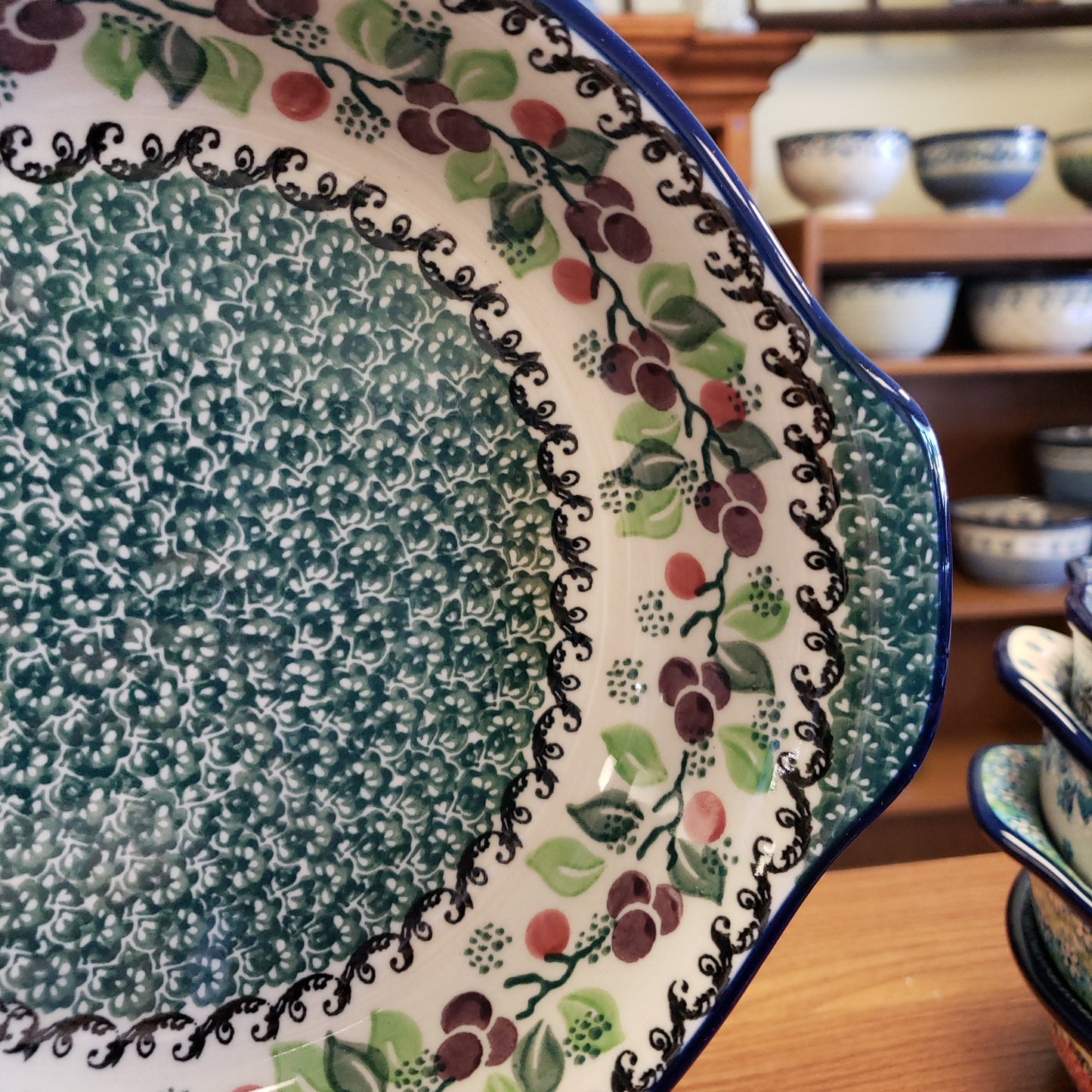 Baker ~ 141-1415X Round w/ Handles ~ 8" ~ Burgundy Berry Green