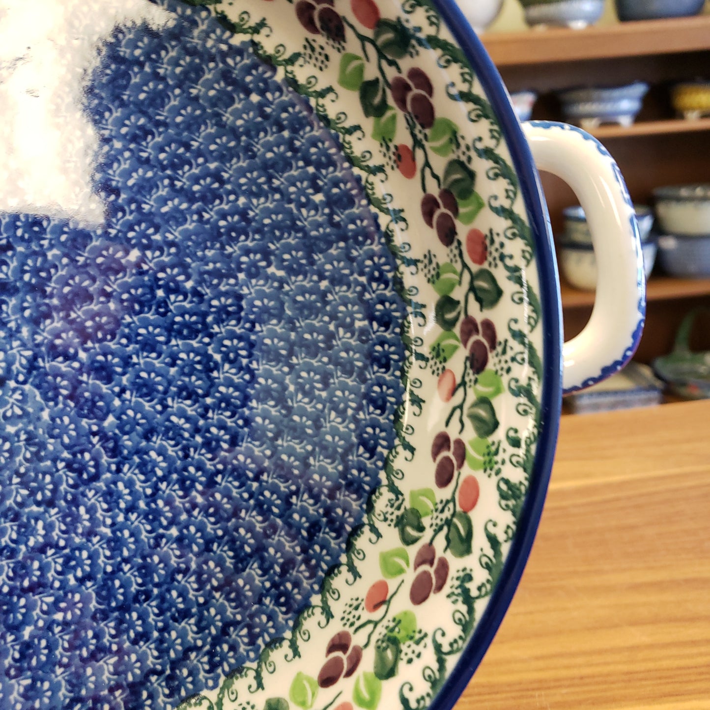 Baker ~ Round w/ Handles ~ 10" 420-1418X ~ Burgundy Berry Blue