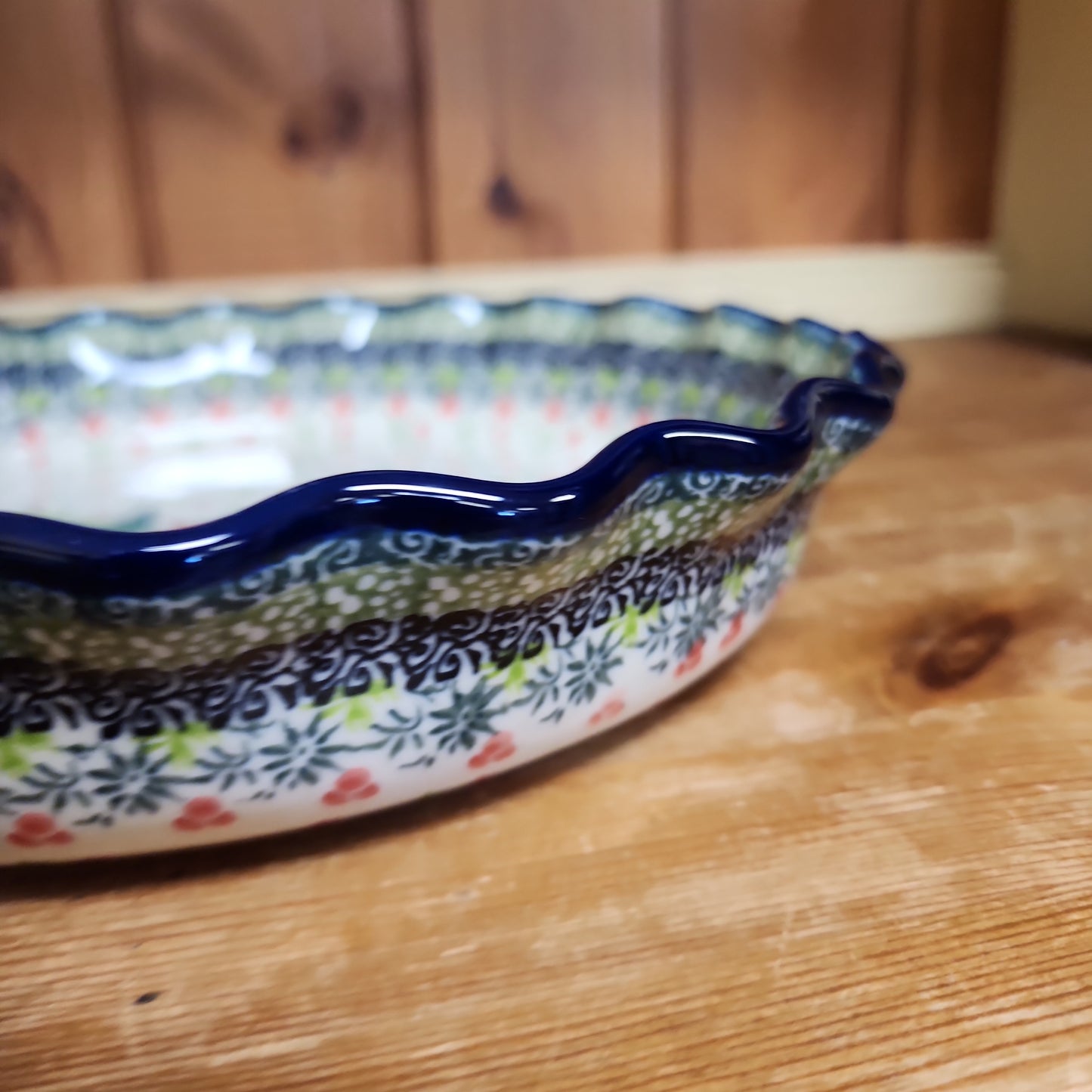 Pie Plate ~ Fluted ~ 10" 636-U5037 ~ U4 RED & GREEN pf0424 T. Liana