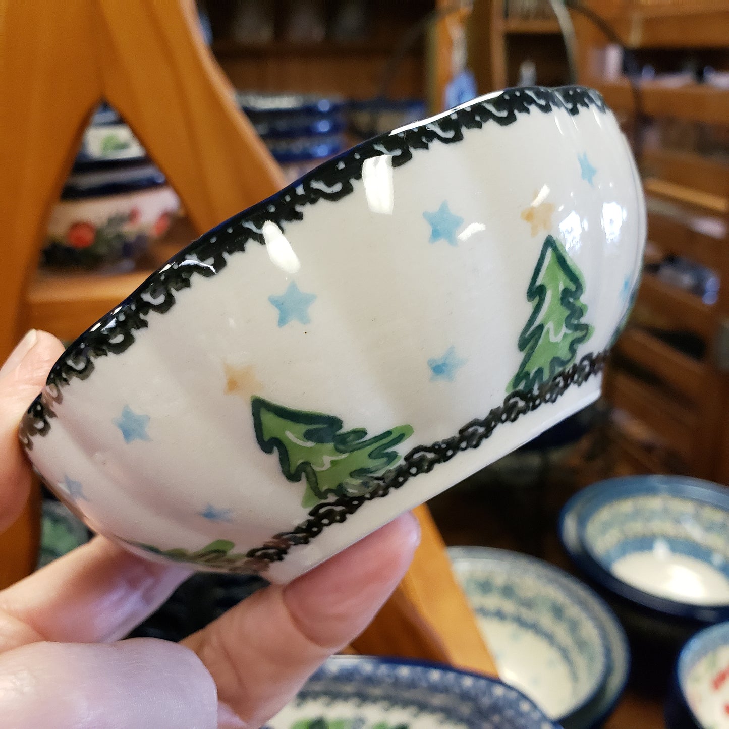 Bowl Scalloped 4.5" 1719X ~ Evergreens PF1024