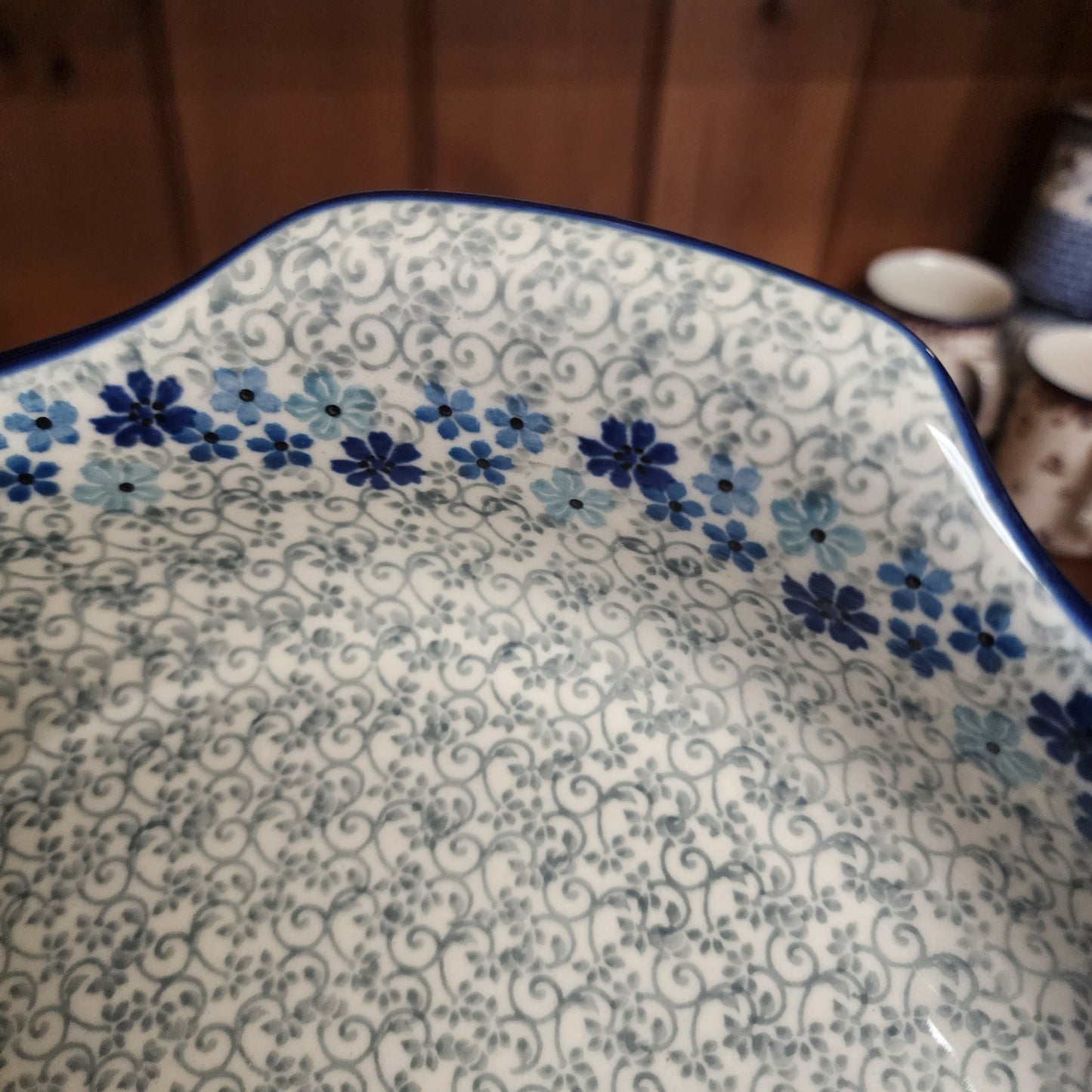 Baker Round w/handles 10.25" 2612X ~ Periwinkle PF1024