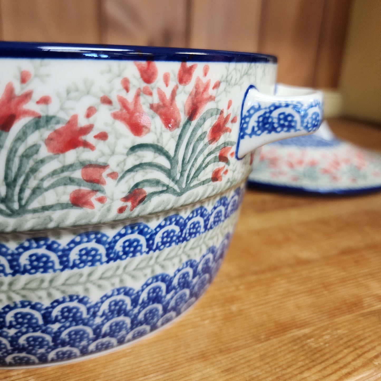 Baker ~ Covered Casserole (2 qt) 1437X ~ Crimson Bells PF1024