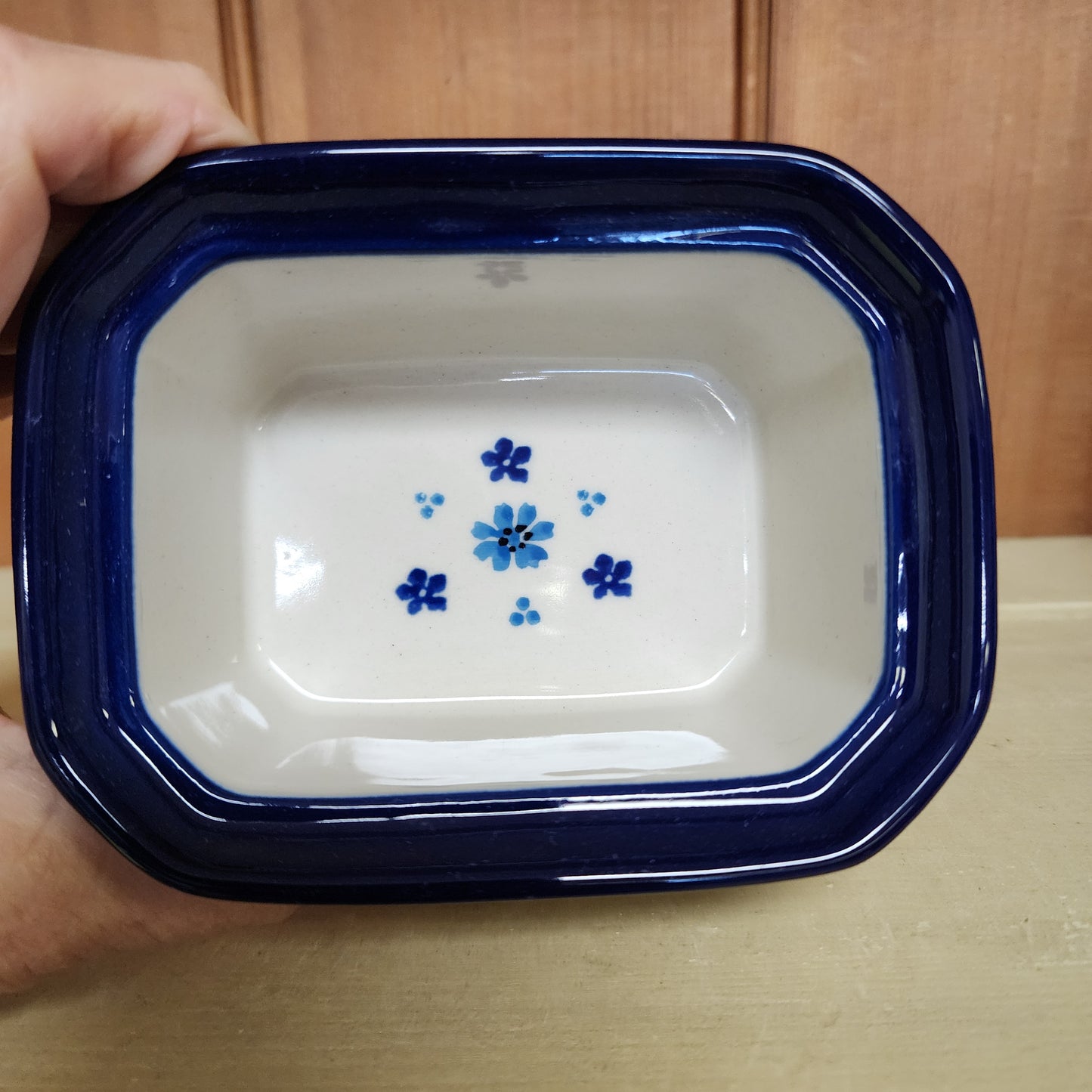Covered Container 3.25"H x 3.5"W x 4.5"L 2785X ~ Georgia Blue