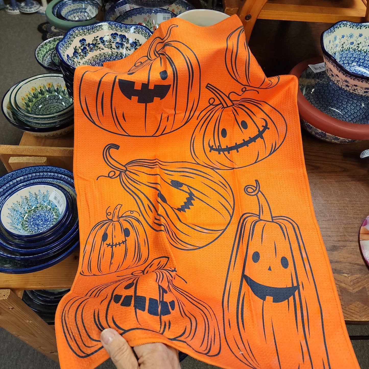 Towel /poly ~ orange jack o lantern pumpkin