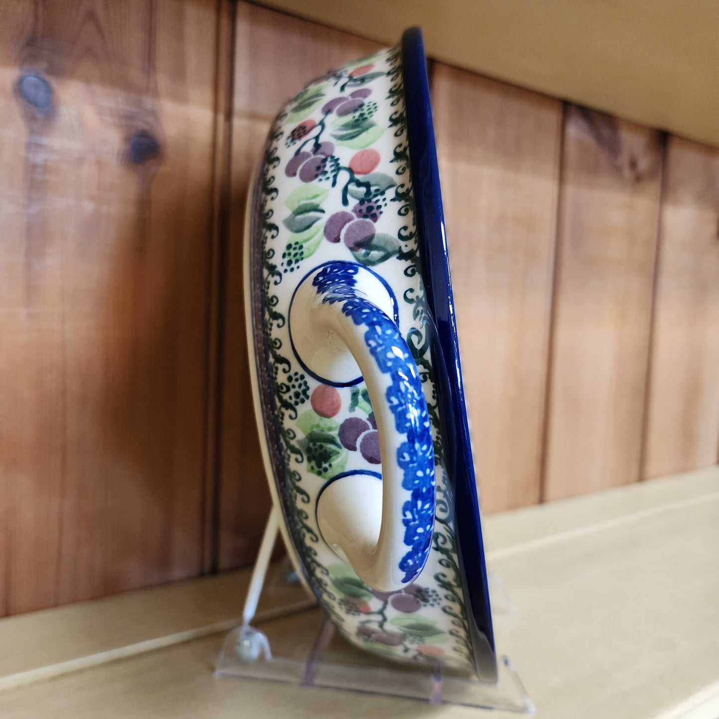 Baker Round w/ Handles 10" 1418X ~ Burgandy Berry Blue