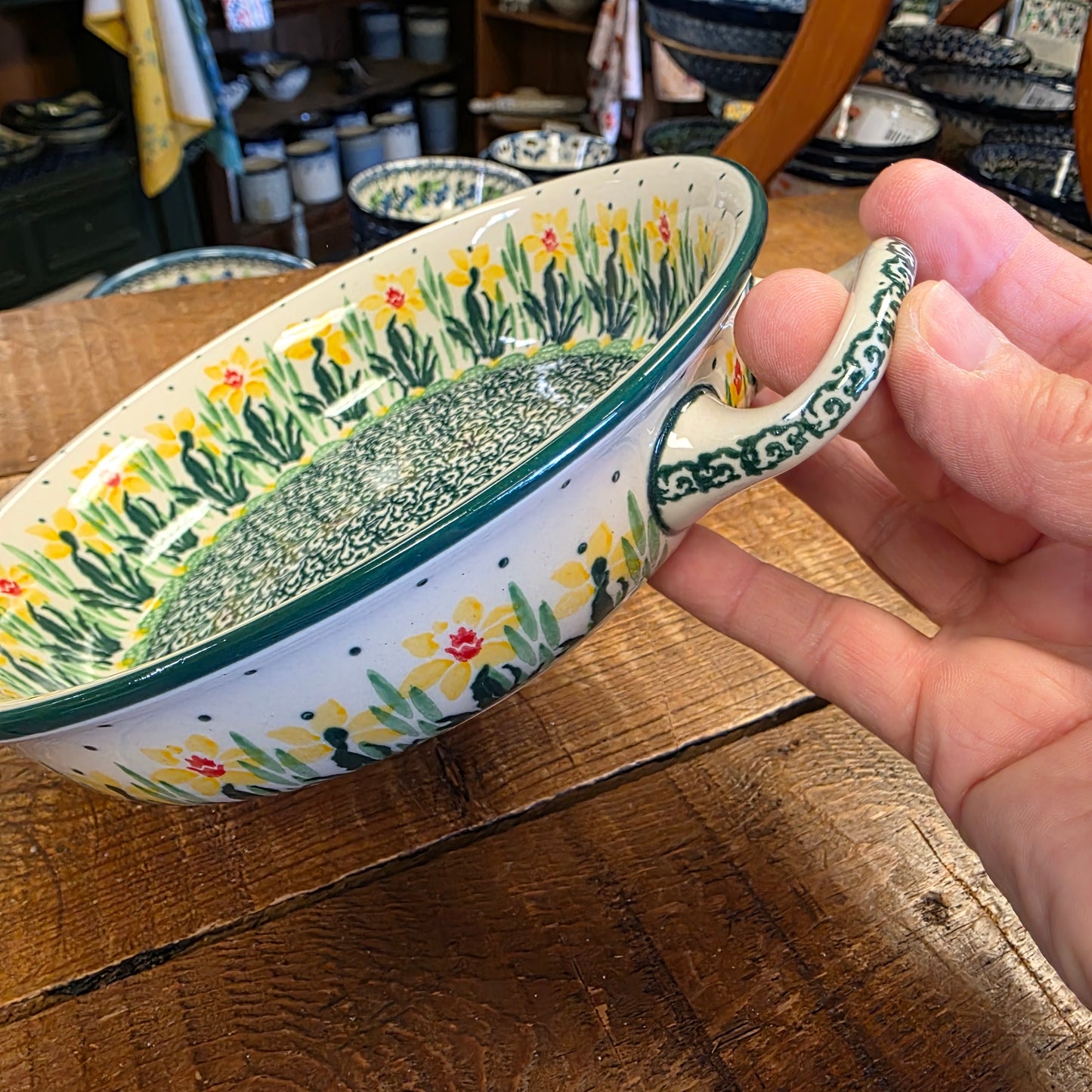 Round Baker w/handles - 6-3/4" 2777Q ~ Daffodil