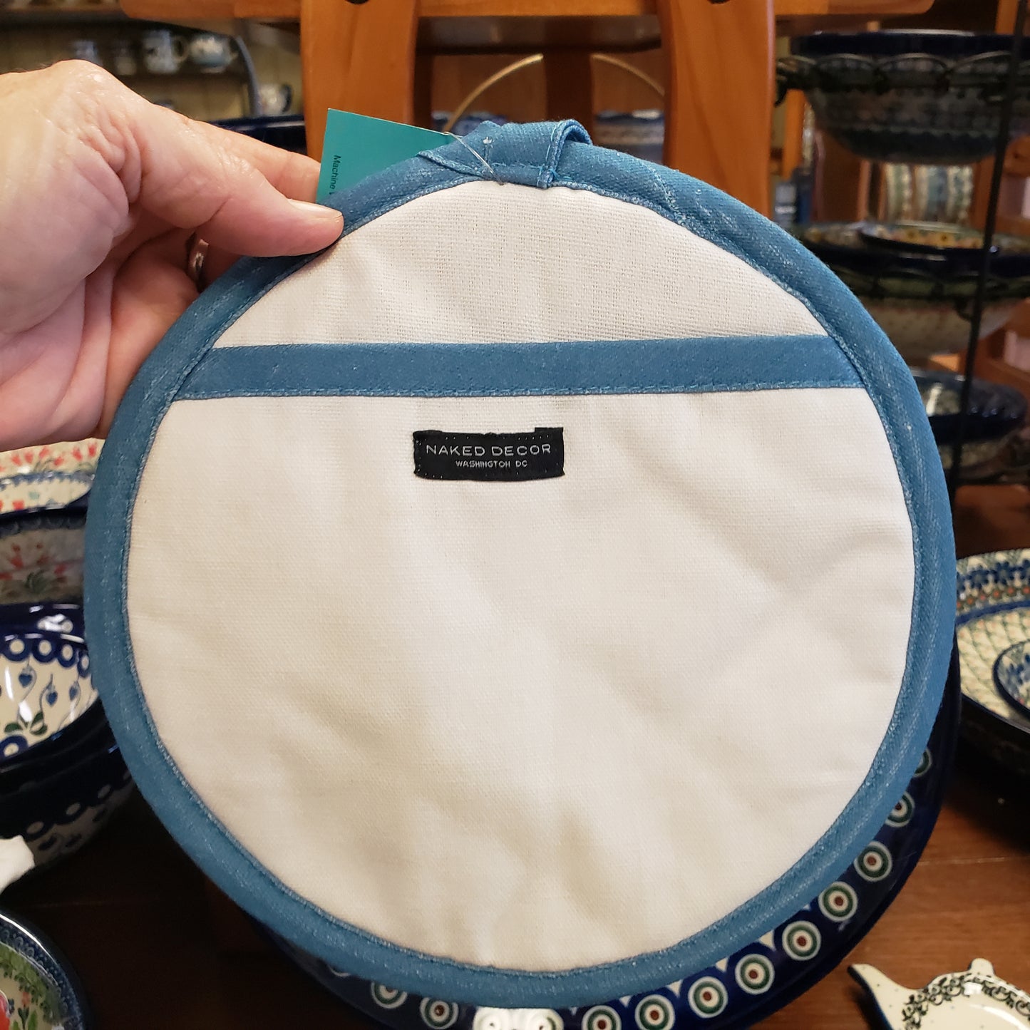 Pot Holder ~ Cats Rescue Round 8183