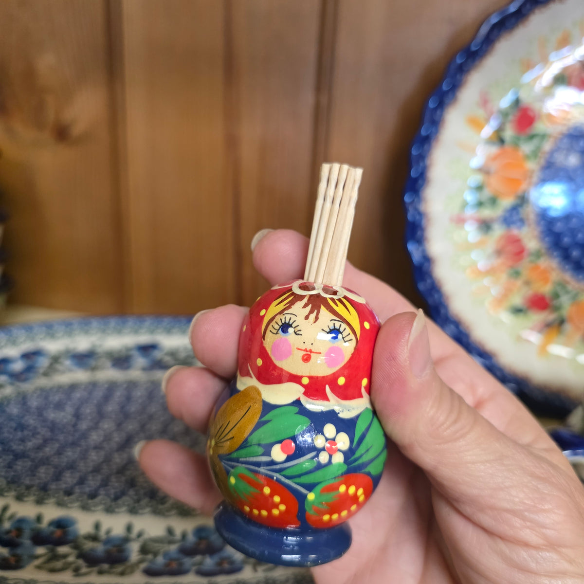 Wooden (A4 ~red top / blue bottom) toothpick holder