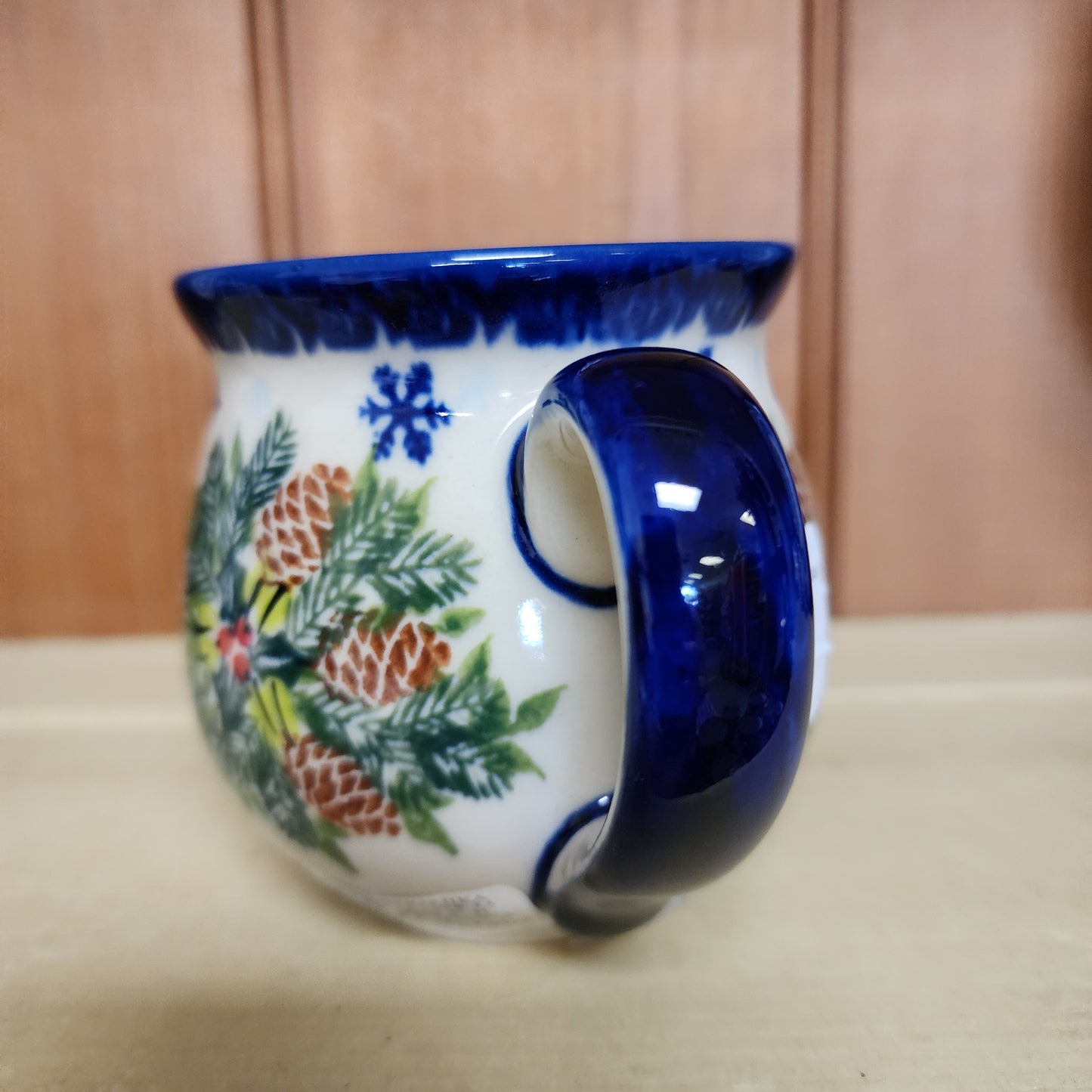 Mug 12 oz Cardinal / pine cones