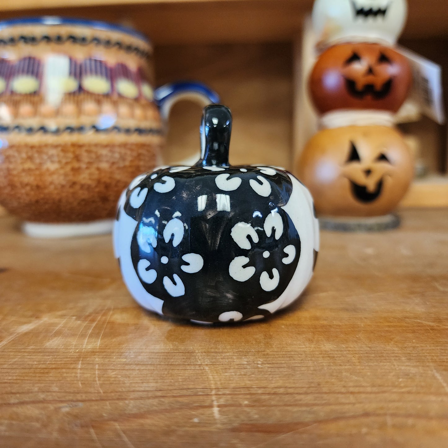 Ornament Pumpkin ~ J8CA black