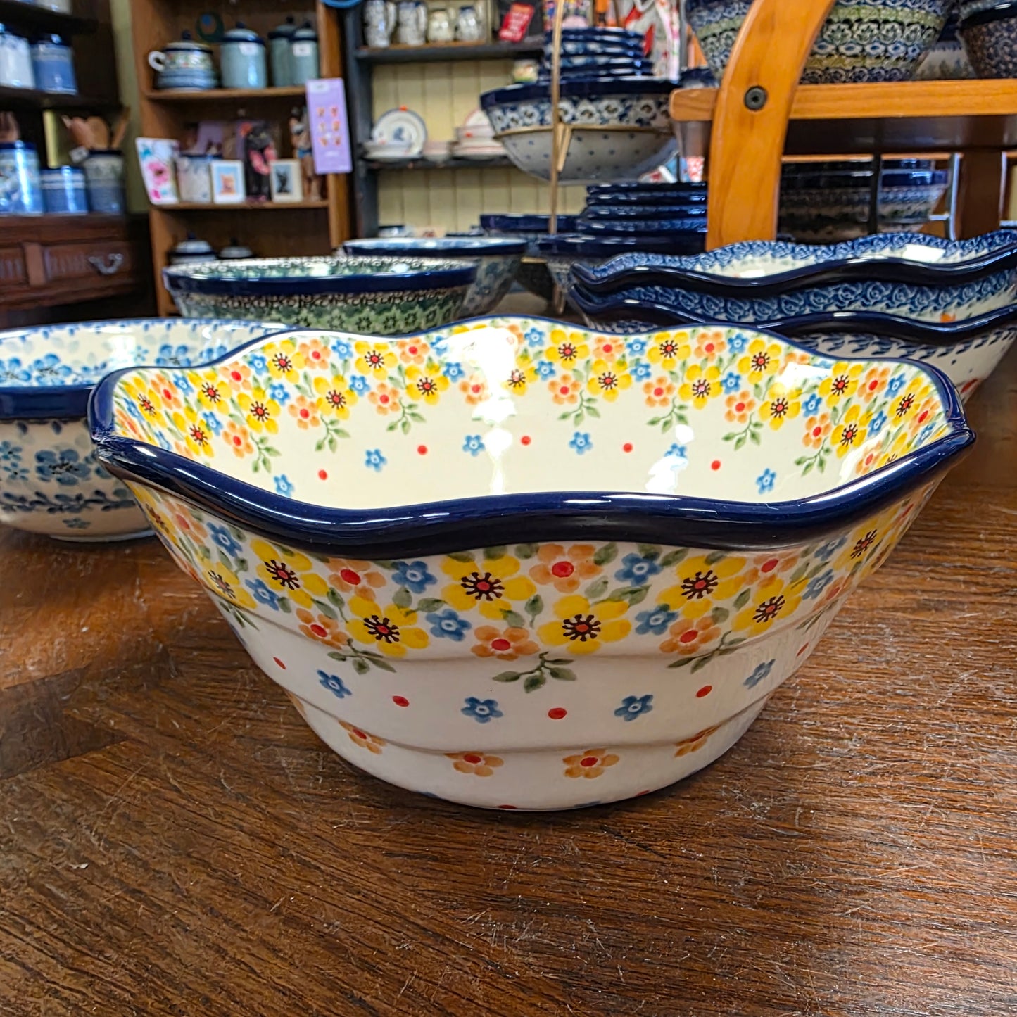 Bowl Wavy Edge Small 8" 691-2225X Buttercup pf0526