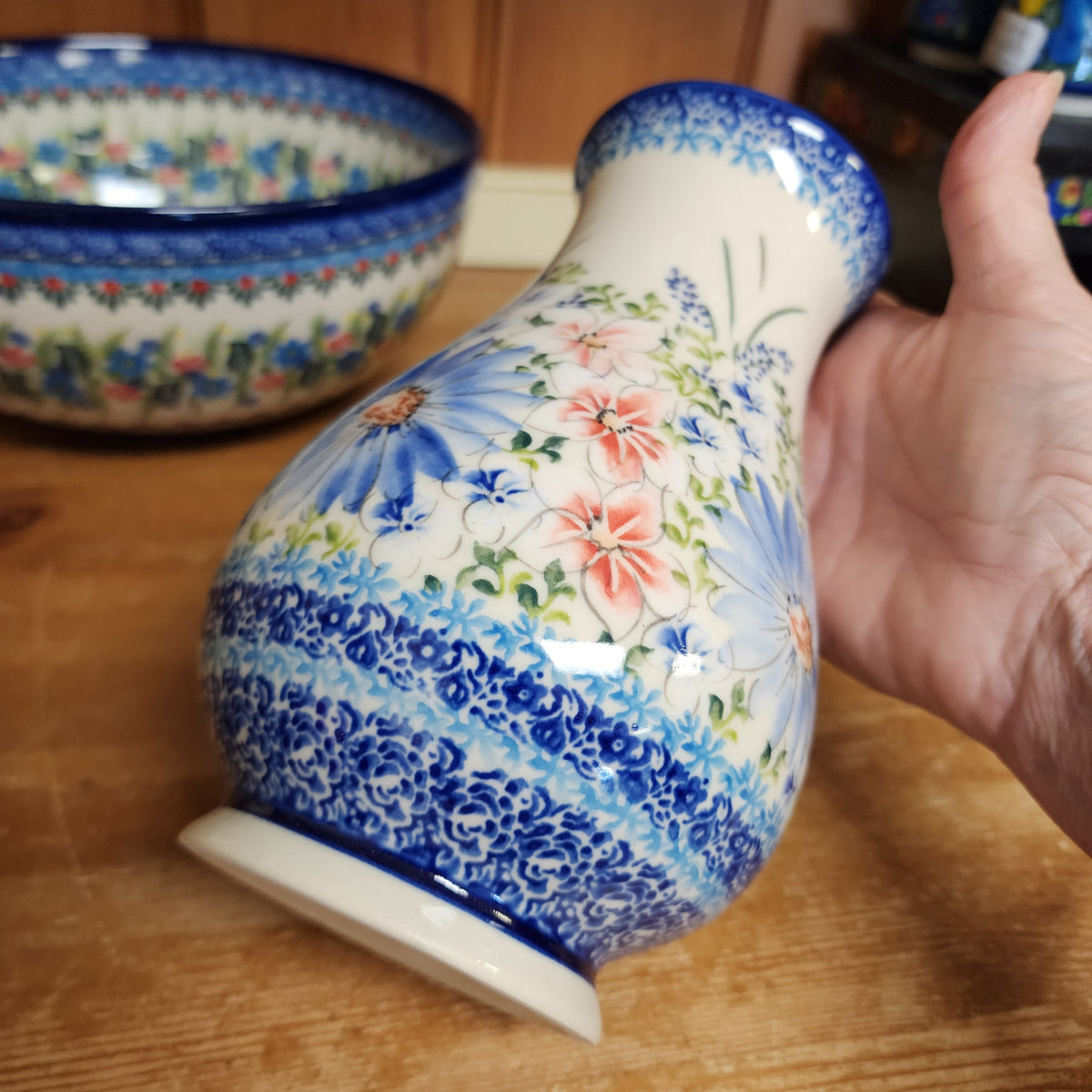 Vase 9" ~ White/Blue Soft Colors Flowers UNIKAT ART2