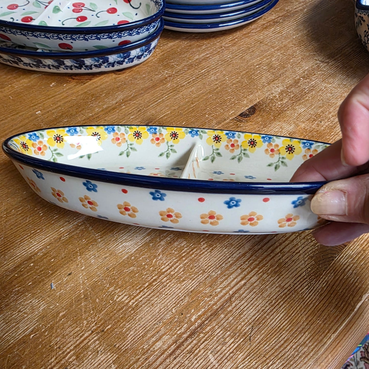 Dish ~ Divided Oval ~ Small (9"x5") 395-2225X Buttercup pf0526