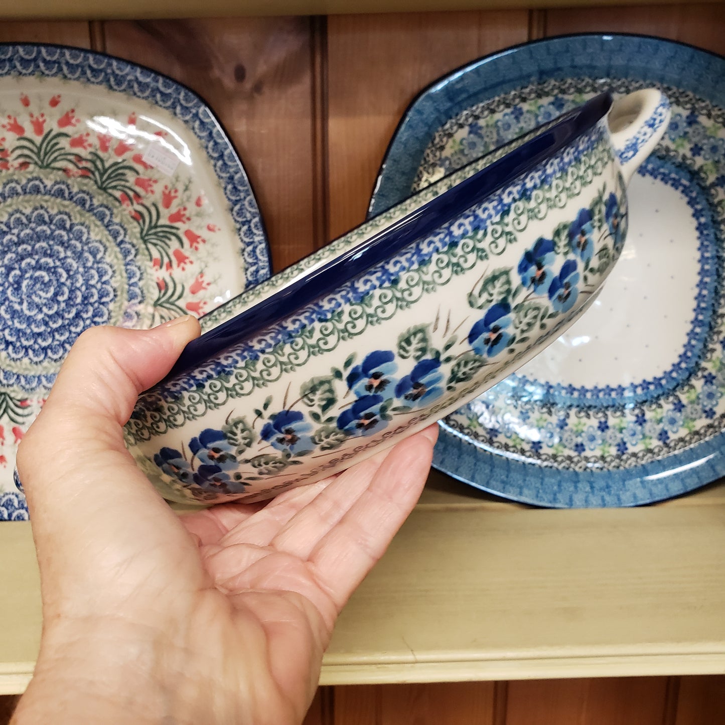 Baker ~ Round w/ Handles ~ 10" 420-2273X Winter Viola