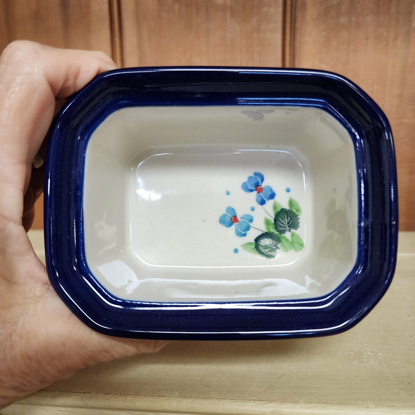 Covered Container 3.25"H x 3.5"W x 4.5"L 2668X ~ Dutch Iris