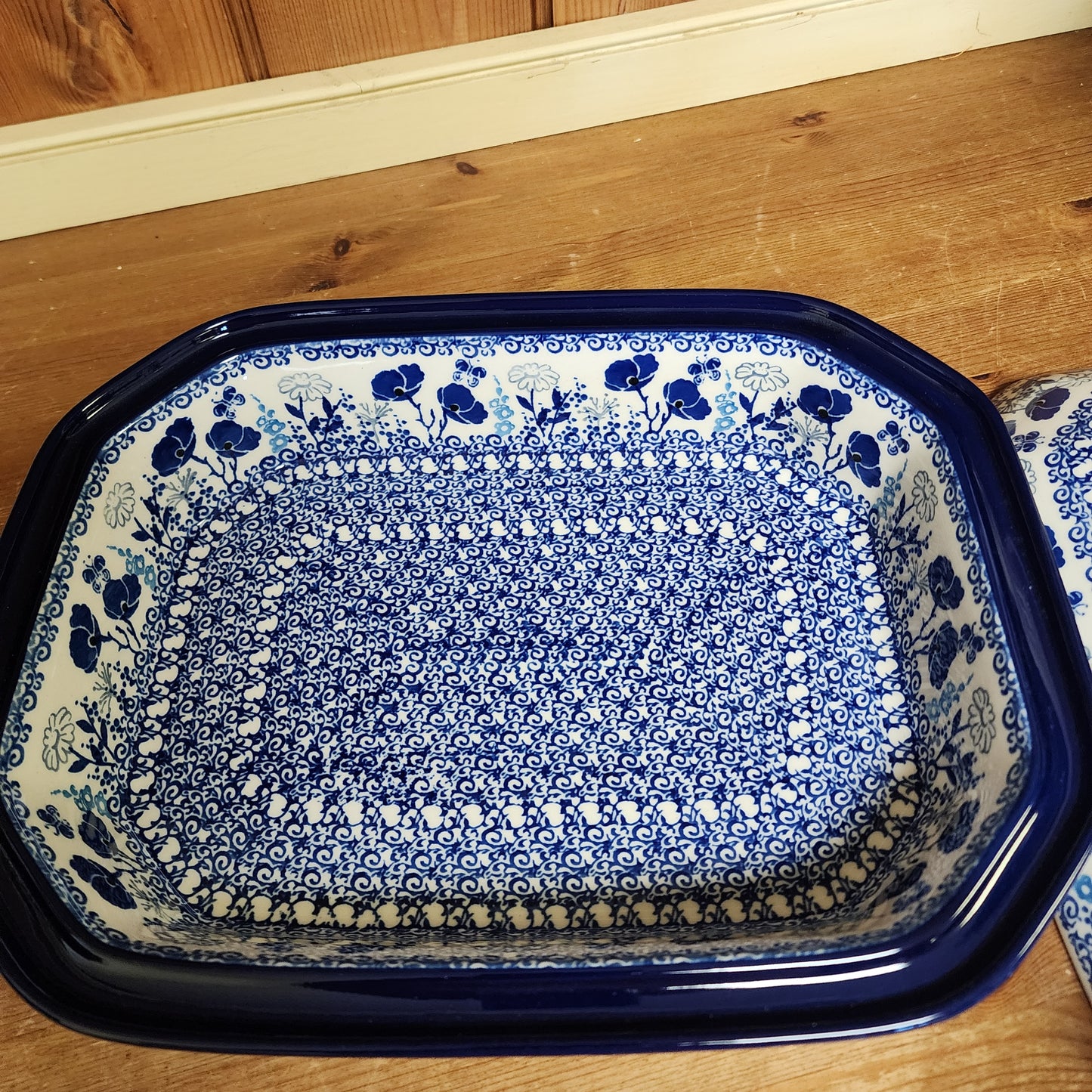 Baker ~ Covered Casserole ~ 9.5" x 12" 665-2902X Garden of Joy