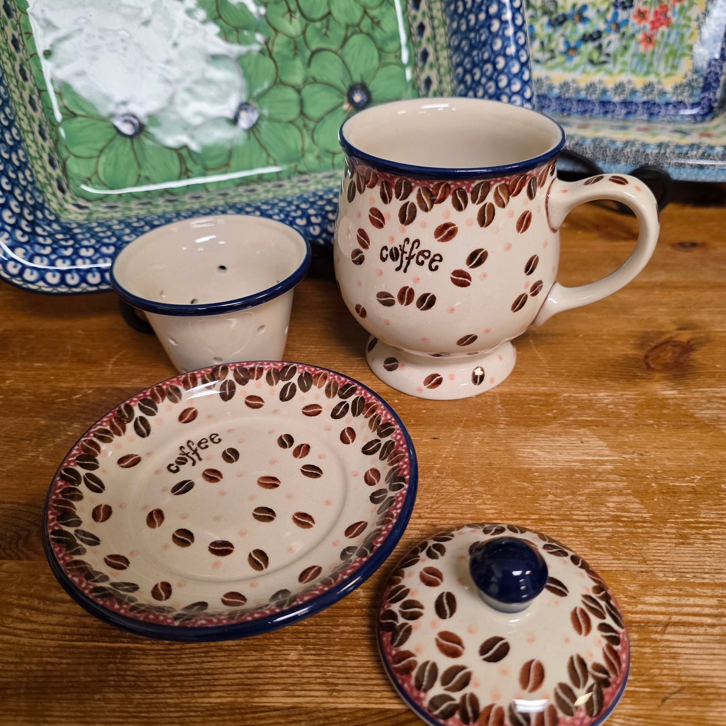 Mug w/Infuser and Saucer 12 oz. 2391 coffee beans