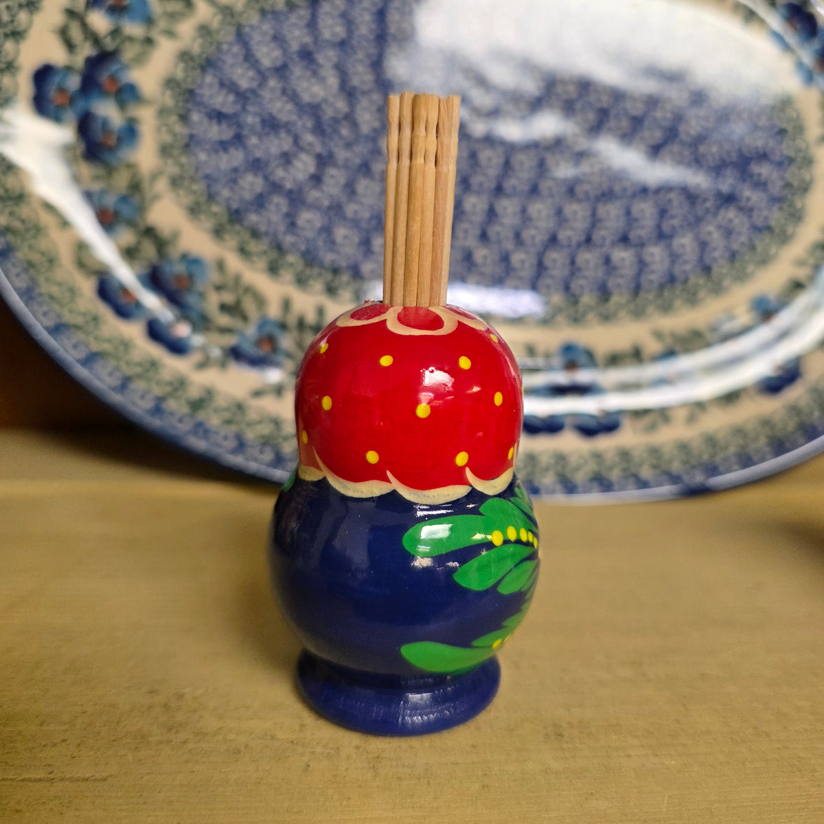 Wooden (F~Red top blue bottom) toothpick holder