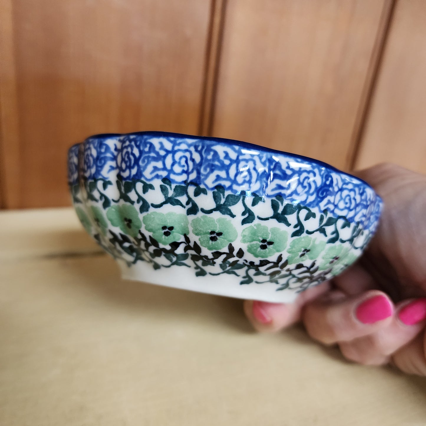 Bowl ~ Scalloped ~ 4.5" 023-U4572 pf0425