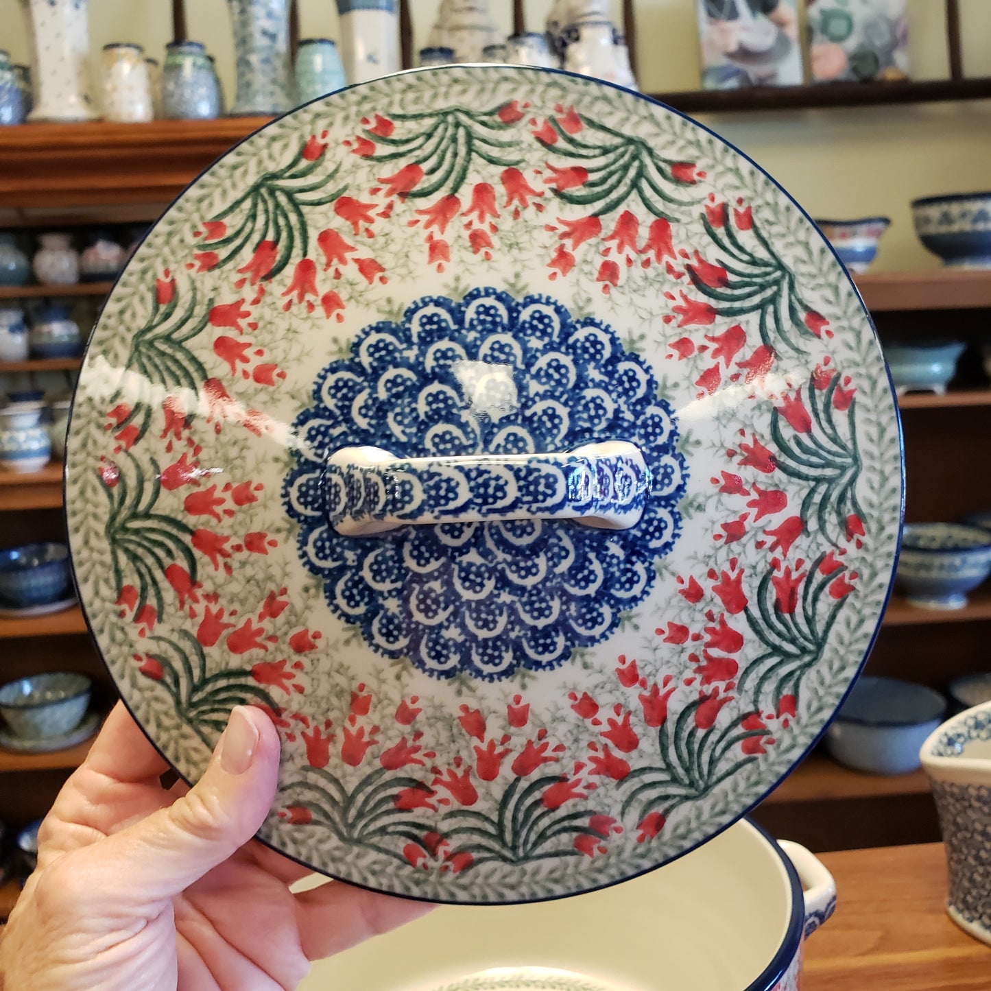 Baker ~ Covered Casserole (2 qt) 278-1437X Crimson Bells