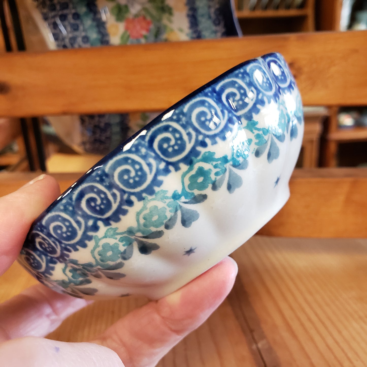 Bowl ~ Scalloped ~ 4.5" 023-2793X ~ Frost & Flurry Snowman