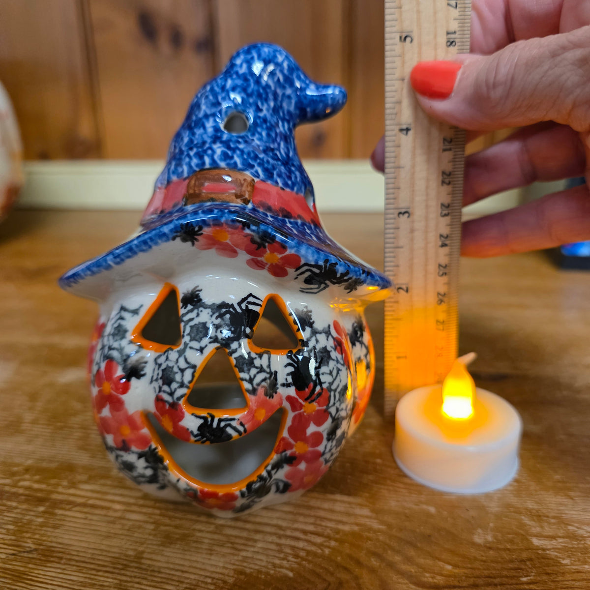 Pumpkin Wizard #1 Jack o lantern blue hat luminary / 5“ H. Jack o lantern