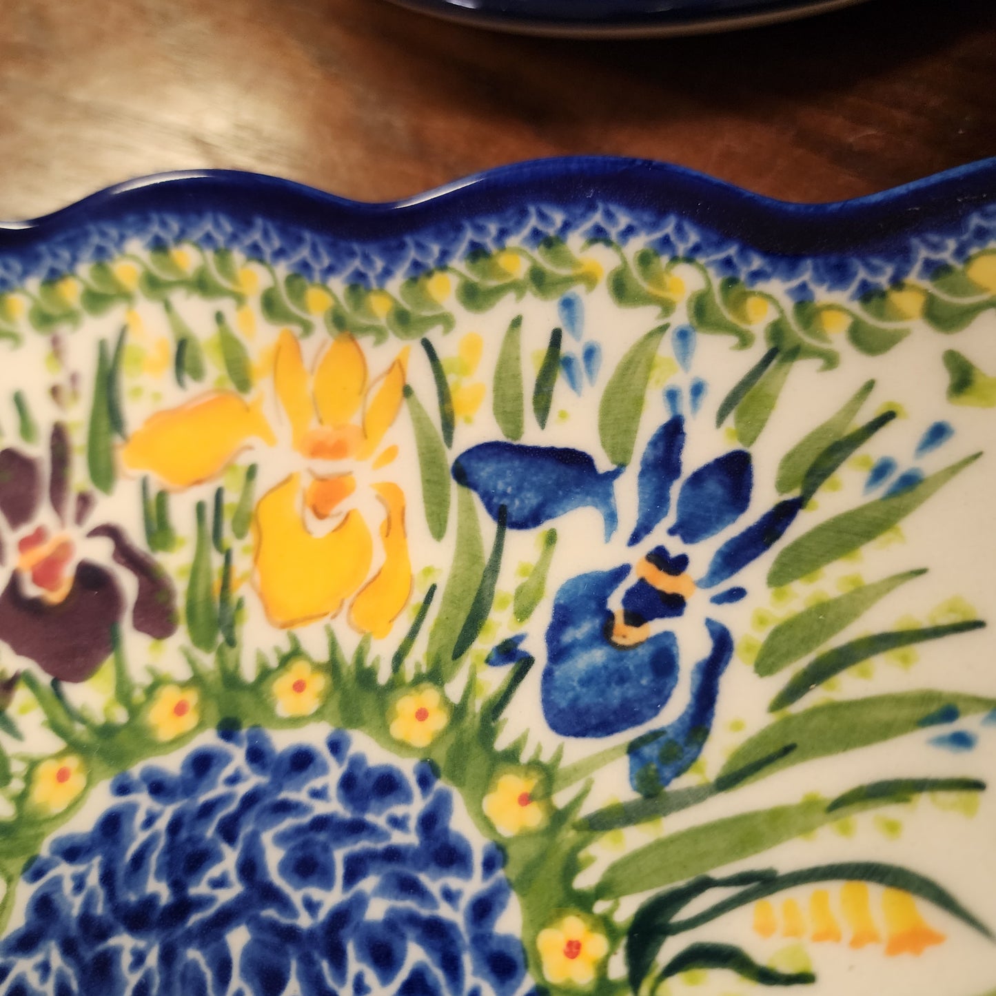 Plate Ruffle 7" Iris 895