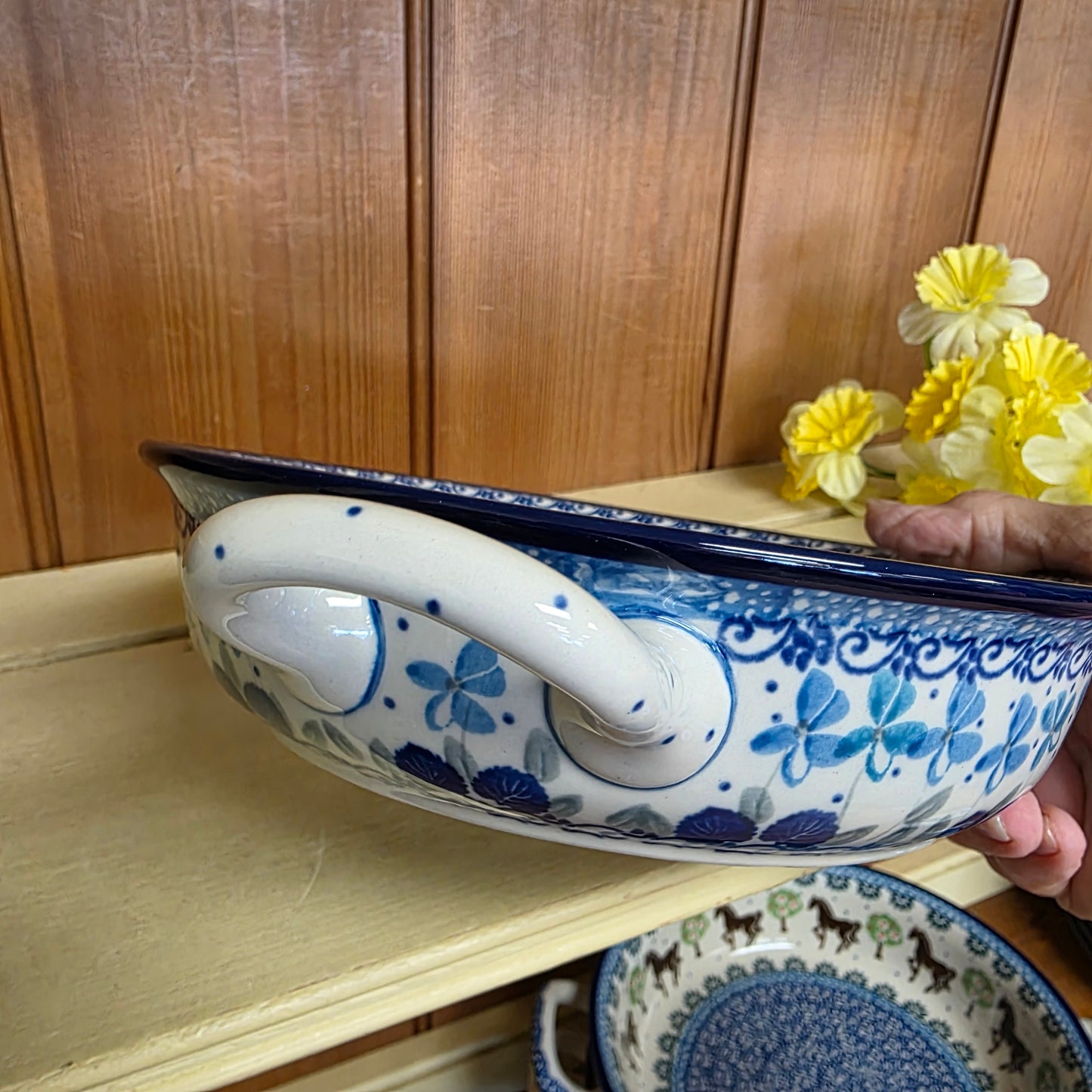 Baker Round w/ Handles 8" 419-2751X Blue Orchids pf0526