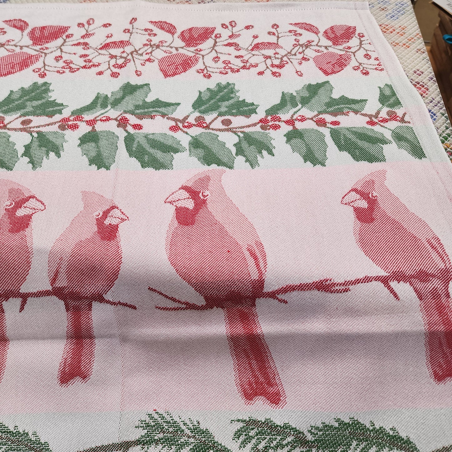 Tea Towel Winter Cardinals / Holly Sweden