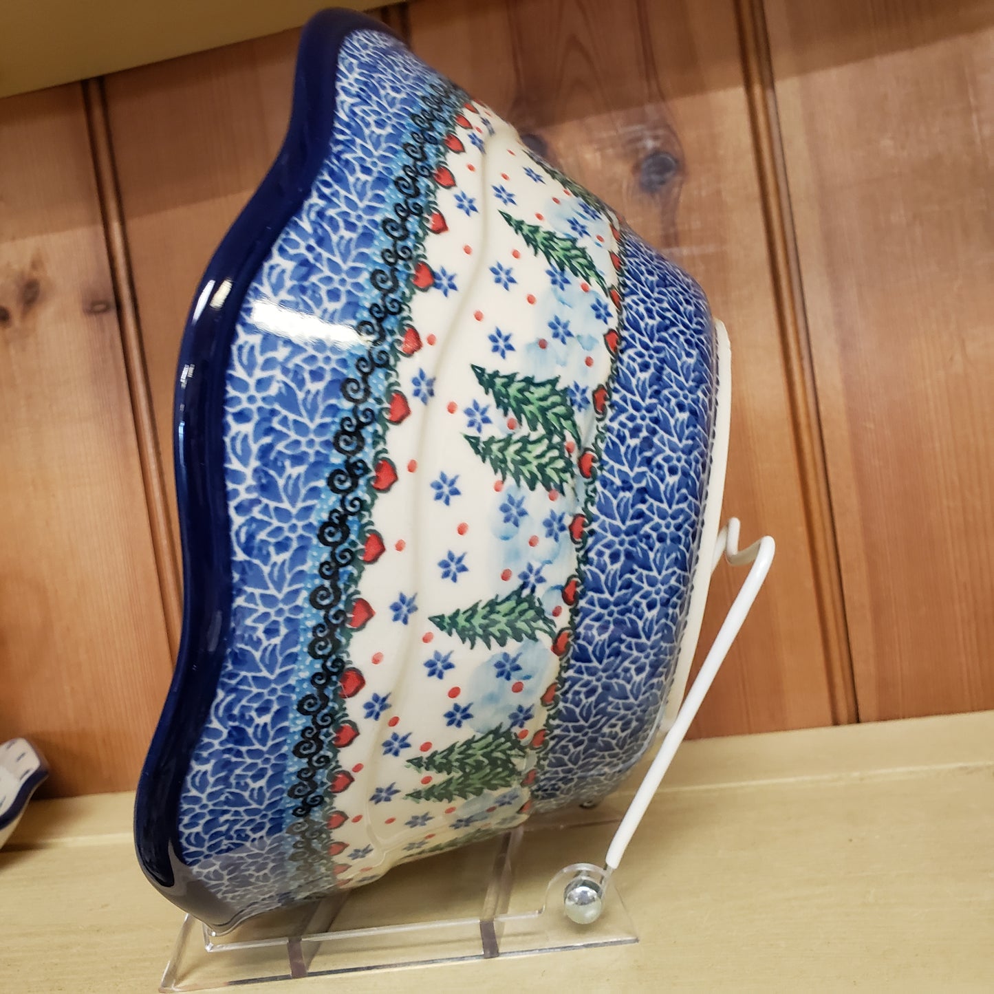 Bowl ~ Wavy Edge ~ Medium ~ 10" 692-U4661 Snowman T Liana 10 cups