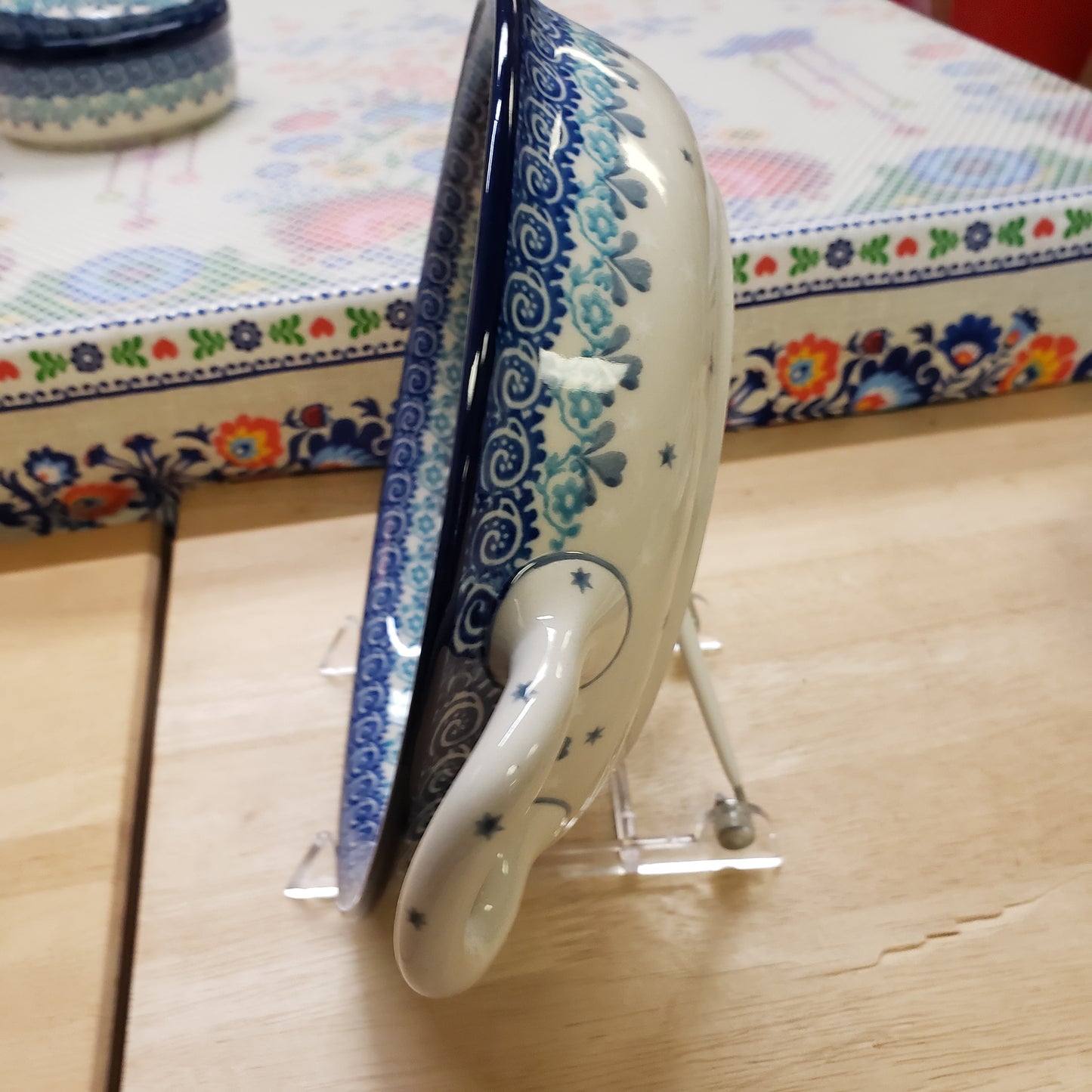 Baker ~ Round w/ Handles ~ 8" 419-2793X ~ Frost & Flurry Snowman