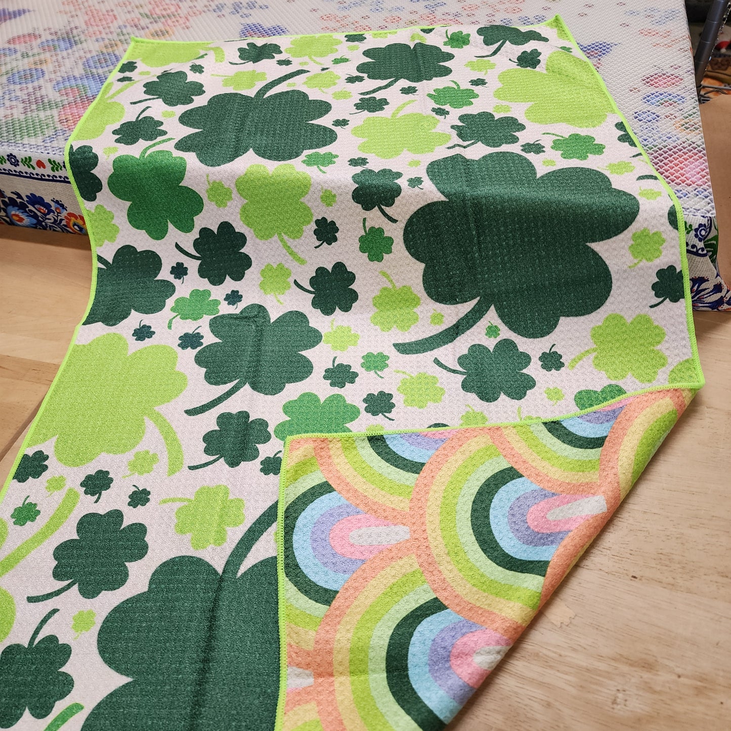 Towel /poly ~ Lucky Charm Shamrock