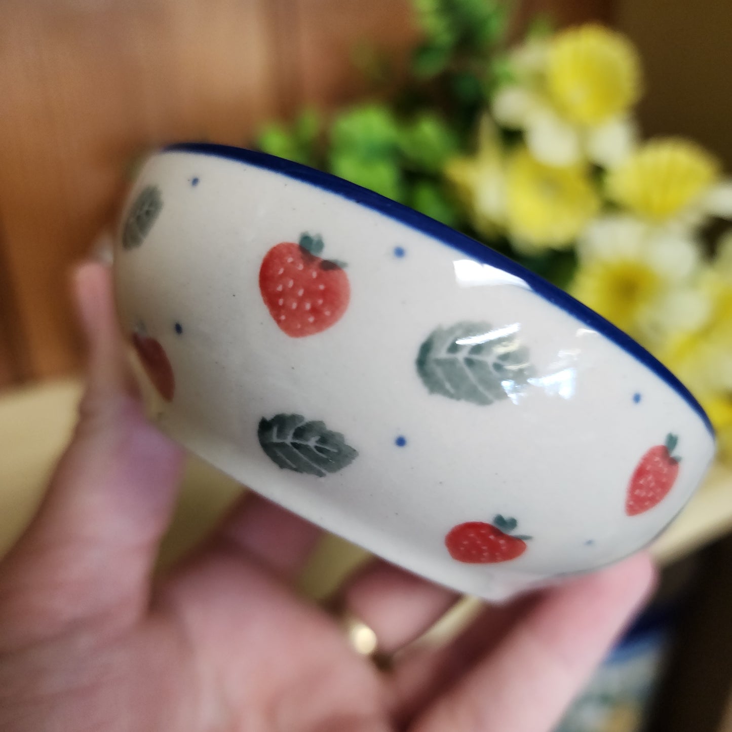 Bowl 3-1/2" B88-2709X Strawberry Field pf0526