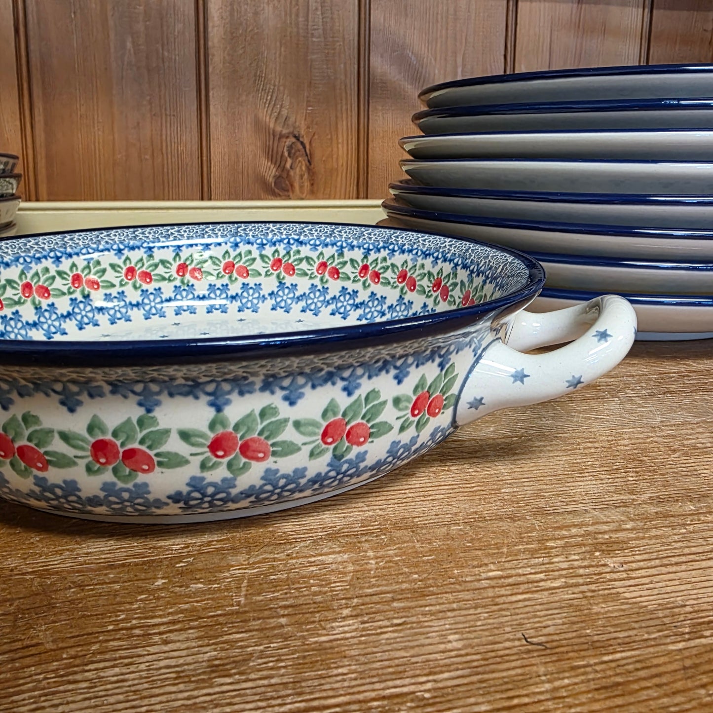 Baker Round w/ Handles 8" U5179 ~ U3