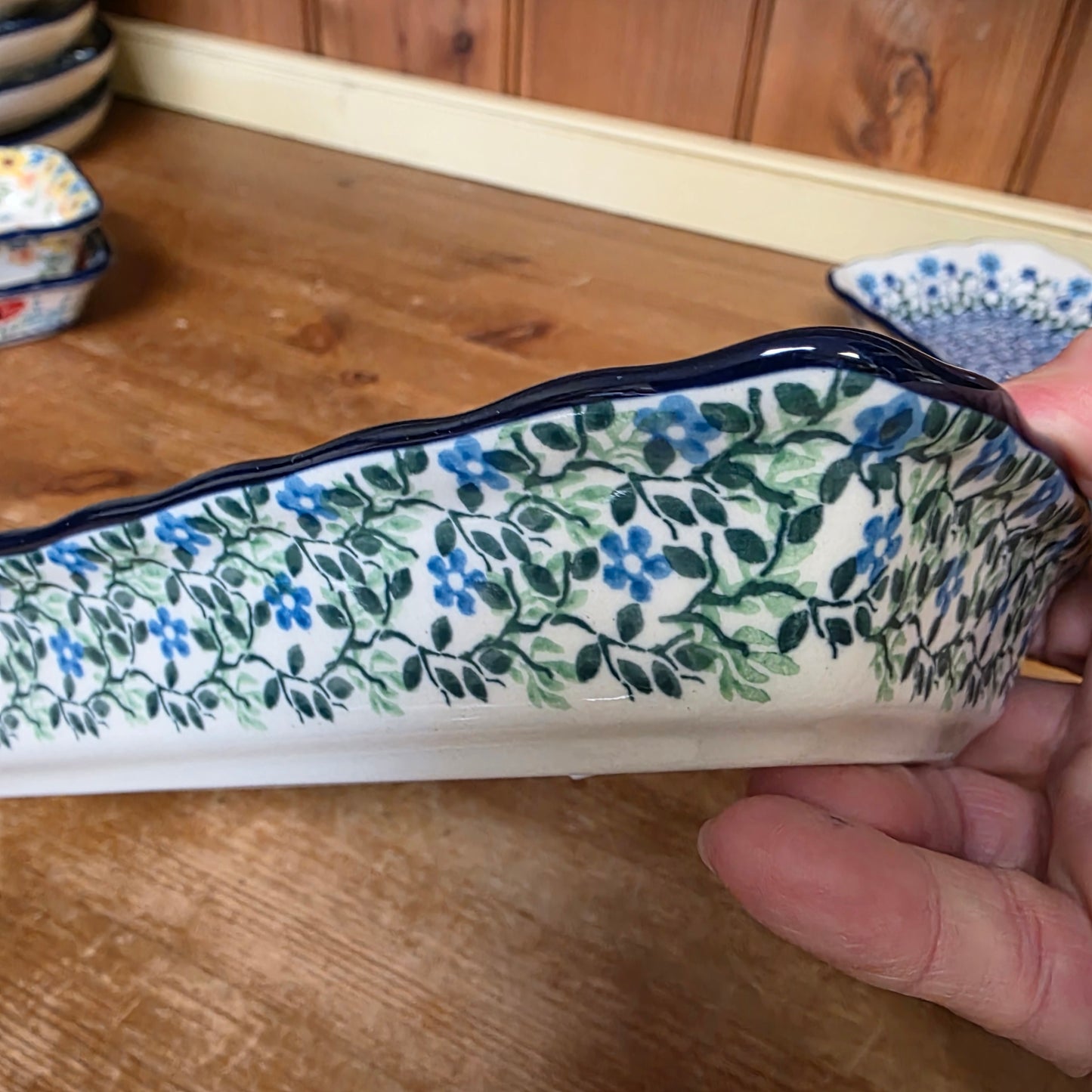 Tray Shallow ~ 9" x 4.5" D15-2349X Wandering Vines pf0526