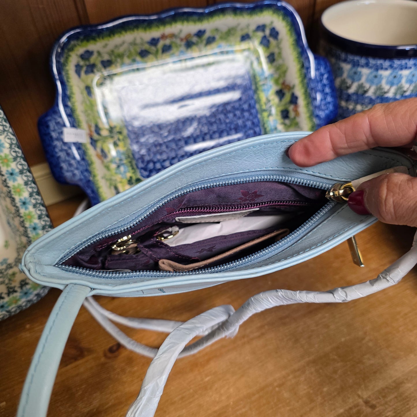 Anuschka ~ slim Crossbody Blue / Turtle front zipper