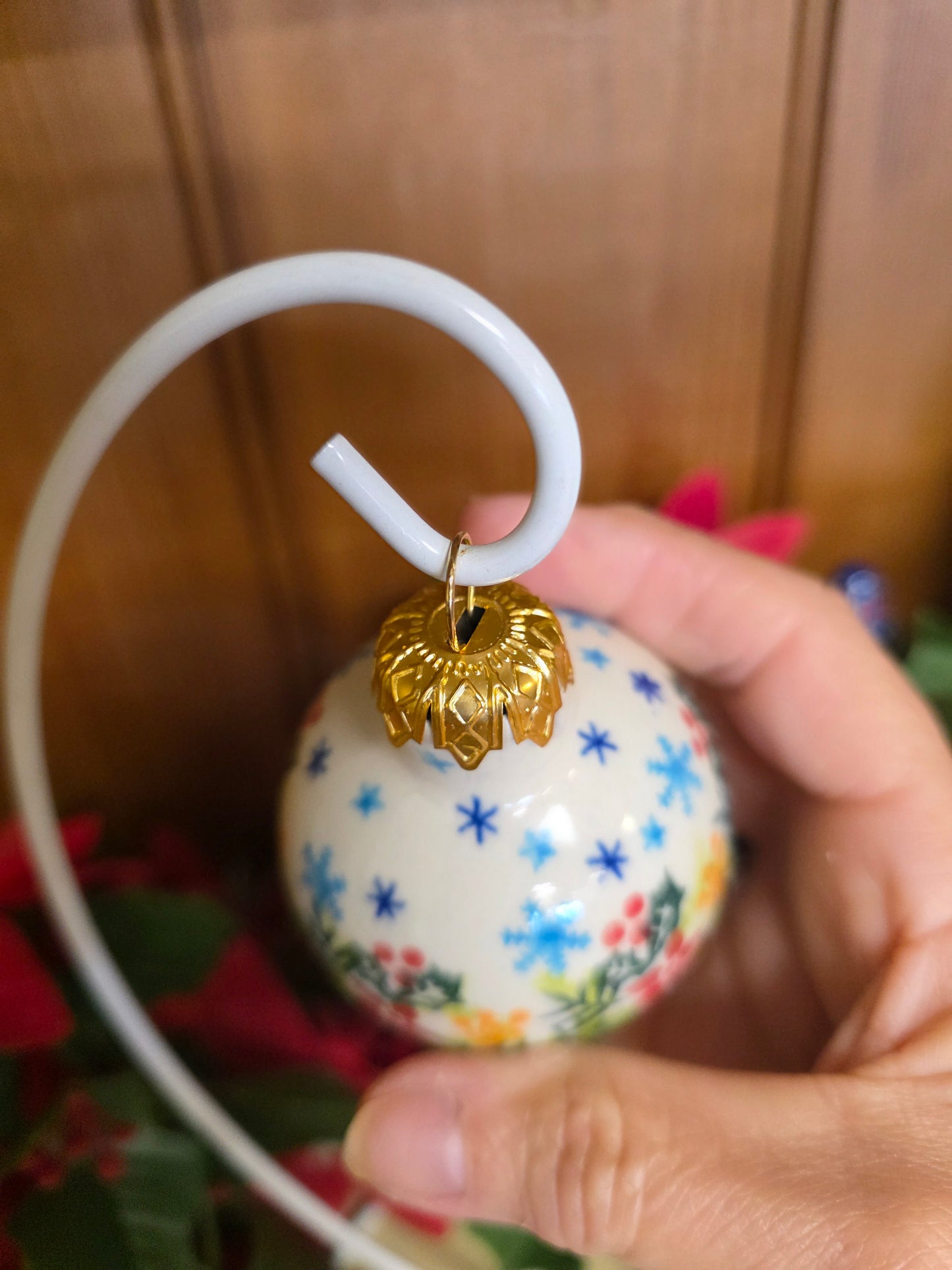 Ornament ~ Snowflakes & flowers 3" Ball