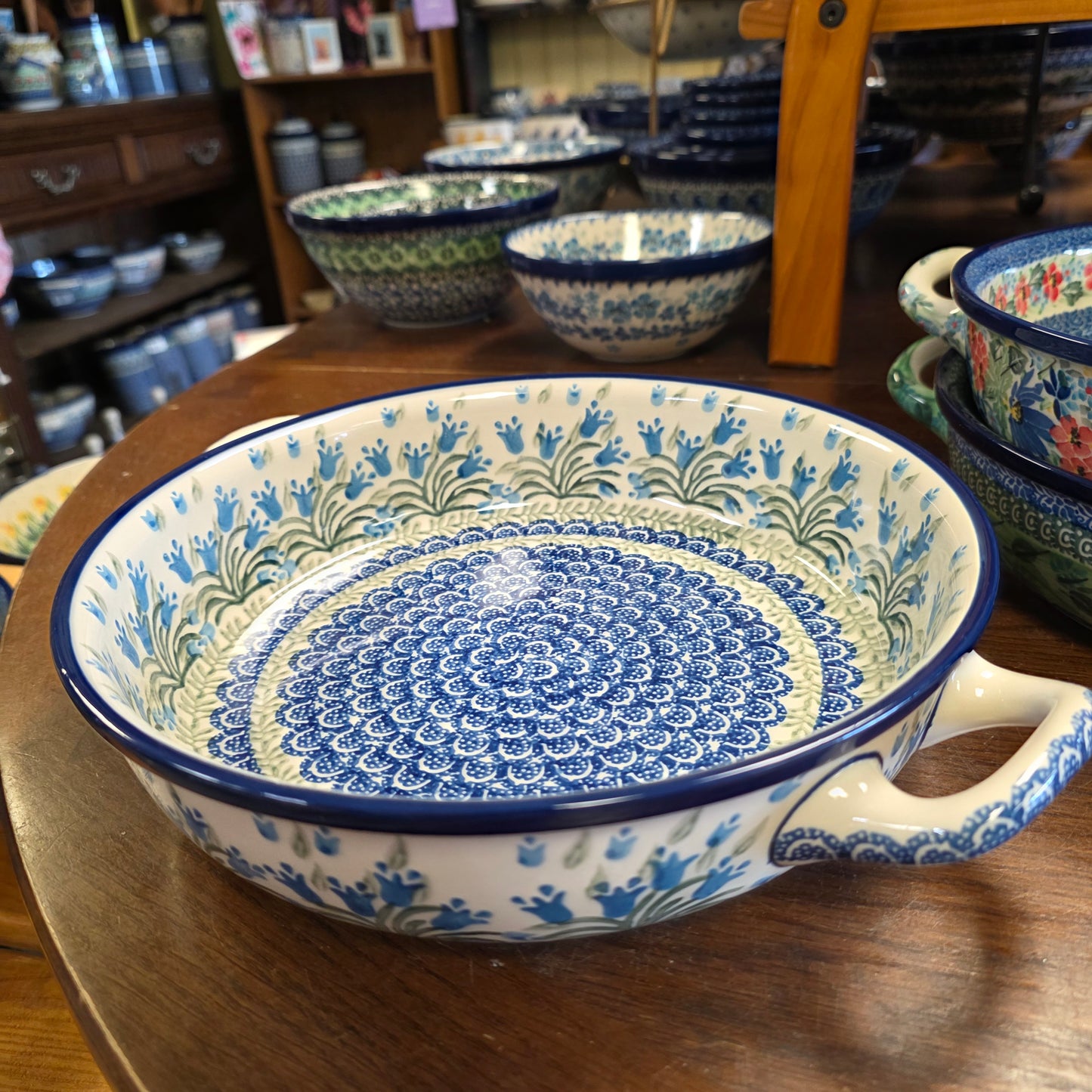 Baker Round w/ Handles 10" 420-1432X Blue Bells pf0526