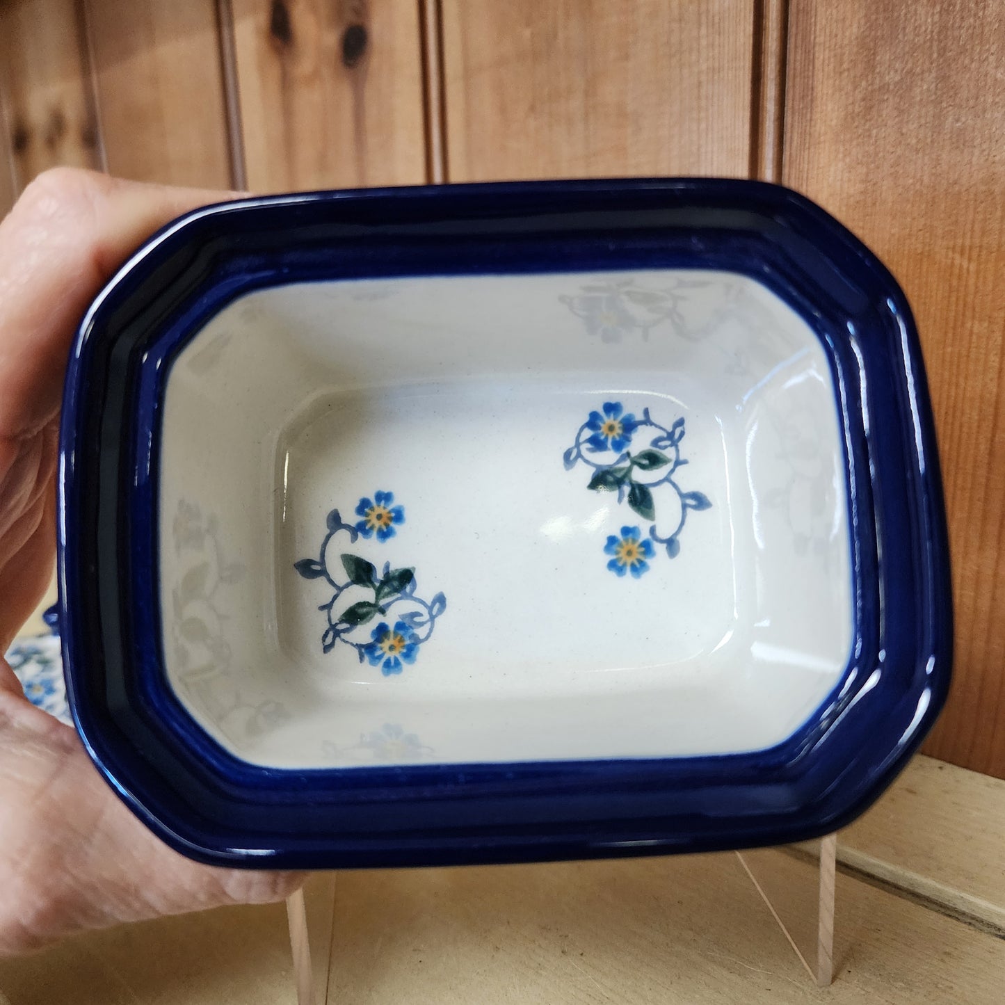 Covered Container 3.25"H x 3.5"W x 4.5"L 2089X ~ Forget Me Knots