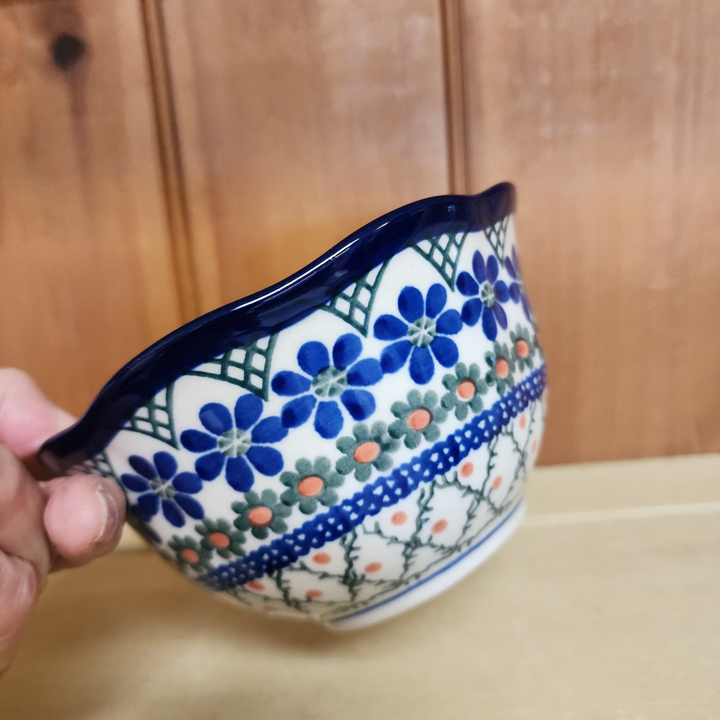 Bowl ~ Wavy Edge ~ 5.75" 854AX ~ Primrose
