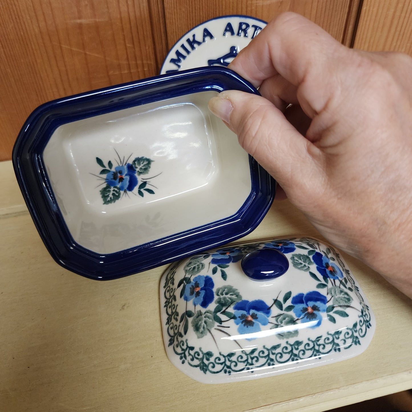 Box Covered Container 3.25"H x 3.5"W x 4.5"L 385-2273X Winter Viola pf0526