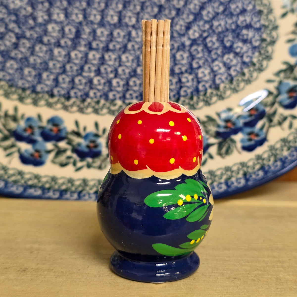 Wooden (G~Red top blue bottom) toothpick holder