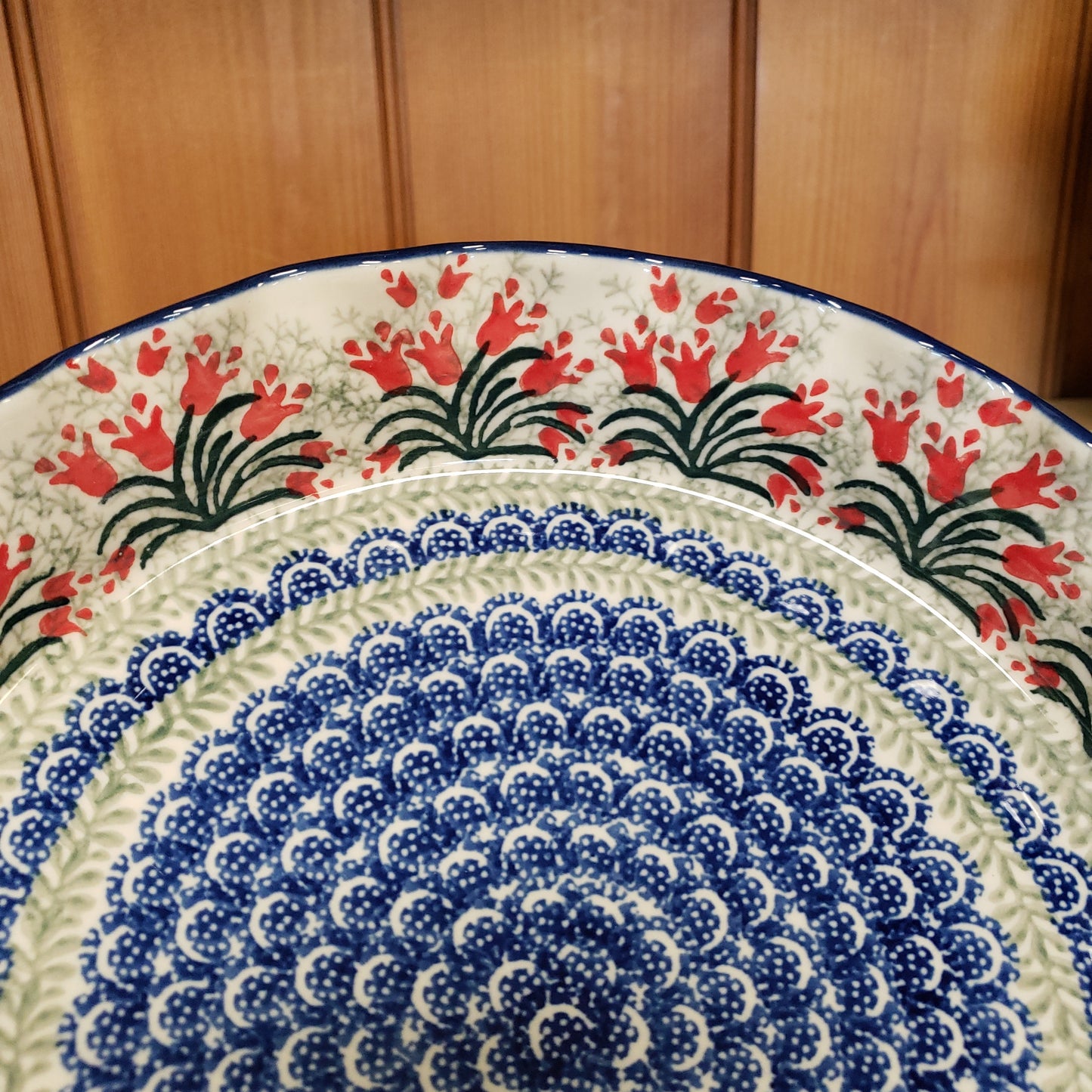 Pie Plate ~ Fluted ~ 10" 636~1437X ~ Crimson Bells PF0323