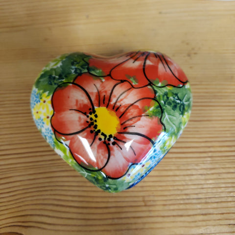 Box / jar Heart shape Red
