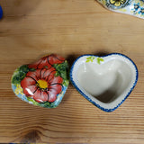 Box / jar Heart shape Red