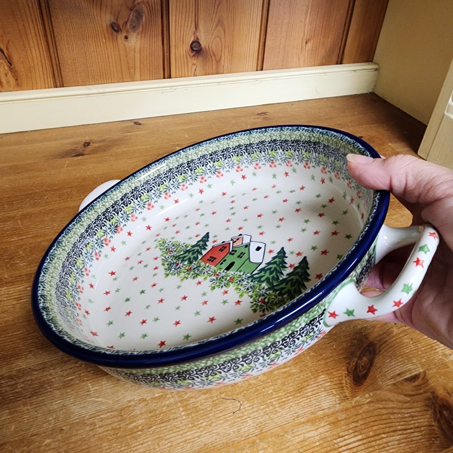 Round Baker w/handles - 9" C39-U5037  U4 pf0608 T. Liana