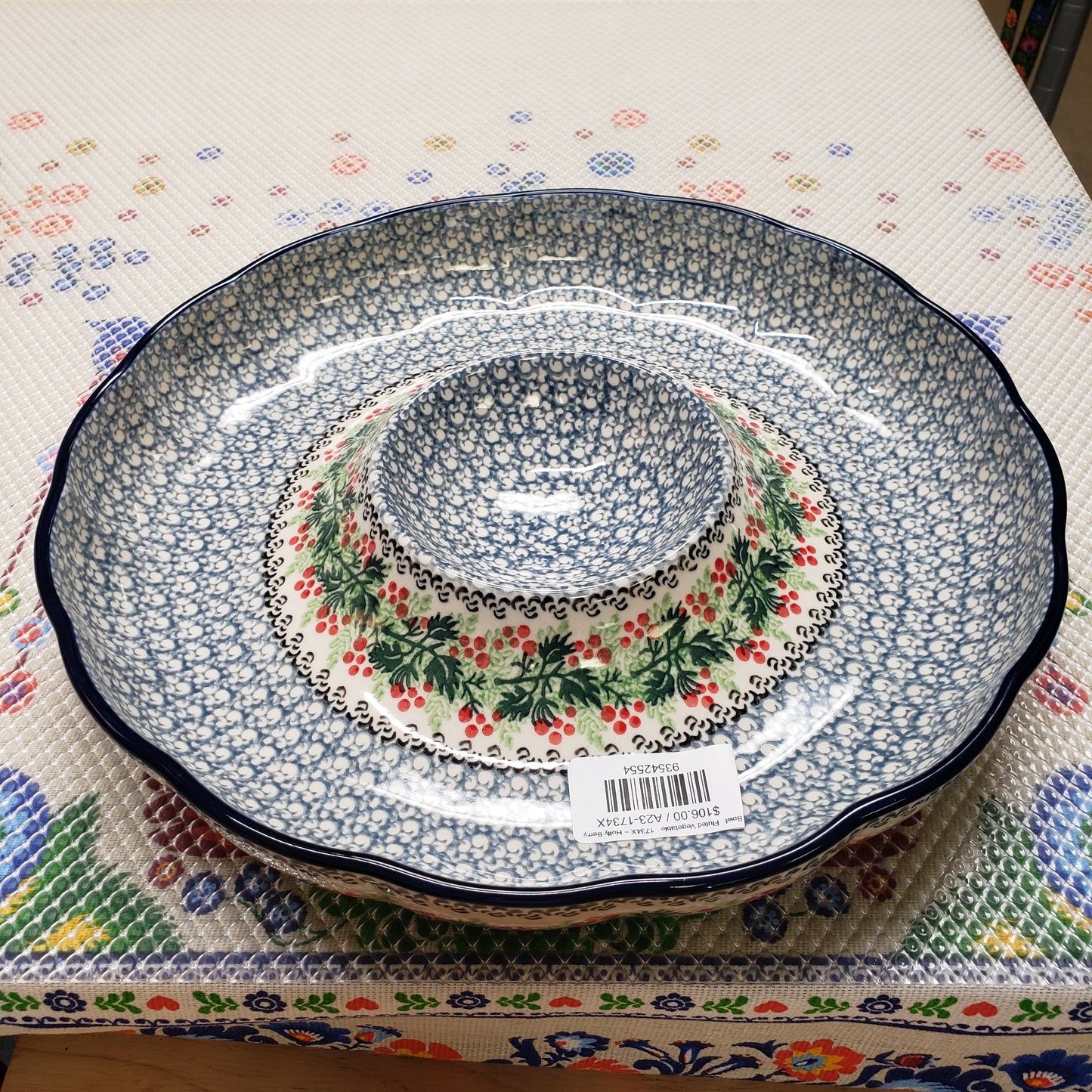 Bowl   Fluted Vegetable   1734X ~ Holly Berry  Chip & Dip PF1024